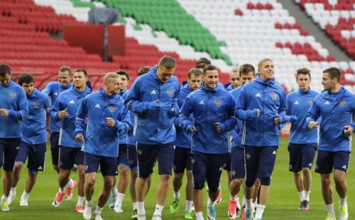 Die russische Nationalmannschaft trainiert in Kasan für das Spiel gegen Mexiko. Foto: Sergei Grits