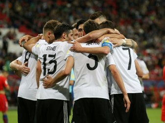 Löw veränderte die deutsche Elf auf vier Positionen Löw veränderte die deutsche Elf auf vier Positionen
