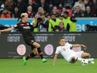 Plant seinen Absprung: Kevin Kampl (l.) Plant seinen Absprung: Kevin Kampl (l.)