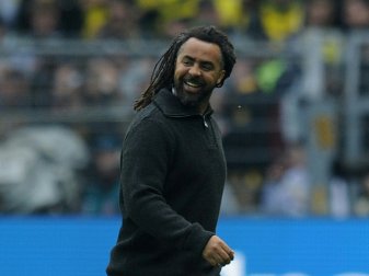 Sieht Deutschland als Favoriten: Patrick Owomoyela Sieht Deutschland als Favoriten: Patrick Owomoyela