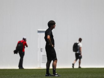 Bundestrainer Joachim Löw wird sein Team im Geheimen vorbereiten. Foto: Christian Charisius