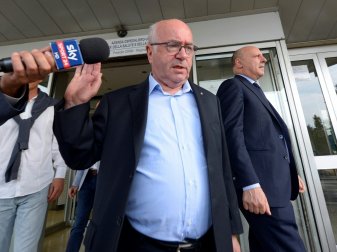 Tavecchio hält Beratergehälter für eine Beleidiung Tavecchio hält Beratergehälter für eine Beleidiung