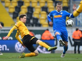 Jannik Müller (l.) hat bis 2019 unterschrieben Jannik Müller (l.) hat bis 2019 unterschrieben