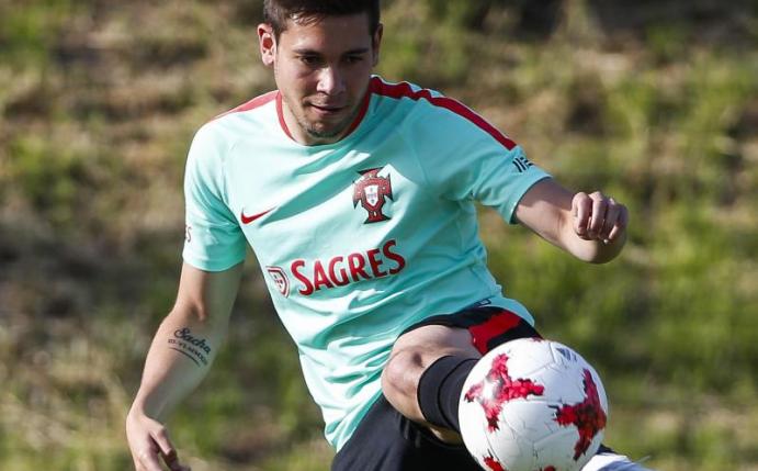 Raphael Guerreiro wird Portugal im Halbfinale gegen Chile fehlen. Foto: Filipe Amorim