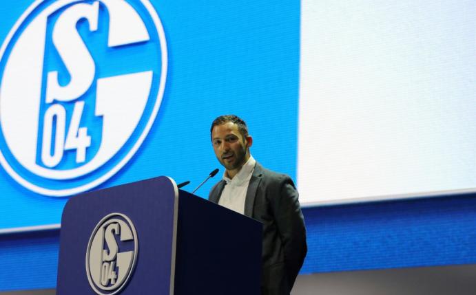 Domenico Tedesco trifft mit Schalke auf den SC Paderborn
