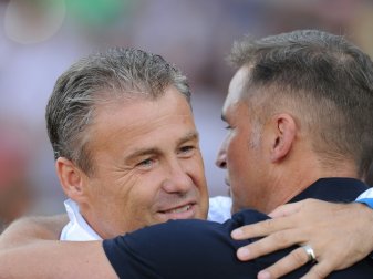 Hapal hat sich bei Kuntz (v.l.) und dem DFB entschuldigt Hapal hat sich bei Kuntz (v.l.) und dem DFB entschuldigt