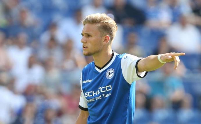 Leihspieler Leandro Putaro hat bei Arminia Bielefeld nun einen Vertrag bis 2020 bekommen. Foto: Friso Gentsch