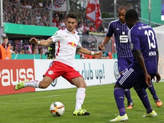 Bruno (l.) bleibt ein weiteres Jahr in Anderlecht Bruno (l.) bleibt ein weiteres Jahr in Anderlecht