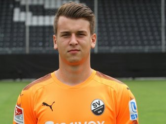 Torhüter Valentino Jovic erhält einen Profivertrag Torhüter Valentino Jovic erhält einen Profivertrag