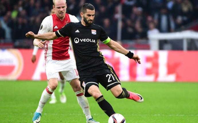 Maxime Gonalons (r.) wechselt von Lyon nach Rom