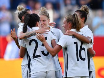 Die deutschen Fußballerinnen sind die Favoriten bei der EM. Foto: Uwe Anspach Die deutschen Fußballerinnen sind die Favoriten bei der EM. Foto: Uwe Anspach