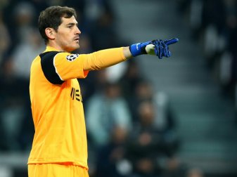 Iker Casillas bleibt ein weiteres Jahr beim FC Porto Iker Casillas bleibt ein weiteres Jahr beim FC Porto