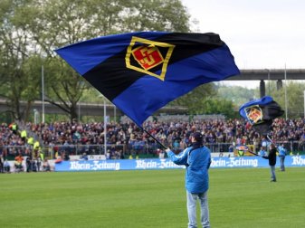 Der Regionlligist TuS Koblenz ist auf der Suche nach einem Spielort für das Pokalspiel gegen Dynamo Dresden. Foto: Thomas Frey dpa Der Regionlligist TuS Koblenz ist auf der Suche nach einem Spielort für das Pokalspiel gegen Dynamo Dresden. Foto: Thomas Frey dpa