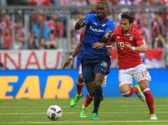 Darmstadt setzt langfristig auf Wilson Kamavuaka (l). Foto: Matthias Balk Darmstadt setzt langfristig auf Wilson Kamavuaka (l). Foto: Matthias Balk