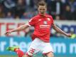 Der Mainzer Niko Bungert hat sich verletzt. Foto: Thomas Frey