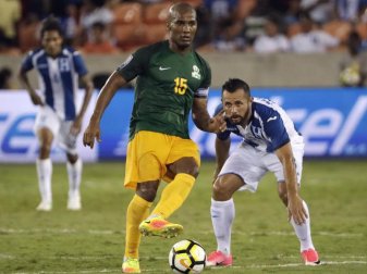 Florent Malouda im Trikot von Französisch-Guyana. Foto: David J. Phillip Florent Malouda im Trikot von Französisch-Guyana. Foto: David J. Phillip