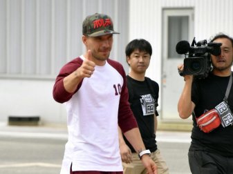 Lukas Podolski wurde in der vergangenen Woche begeistert von den Fans in Japan empfangen. Foto: Tsuyoshi Ueda Lukas Podolski wurde in der vergangenen Woche begeistert von den Fans in Japan empfangen. Foto: Tsuyoshi Ueda
