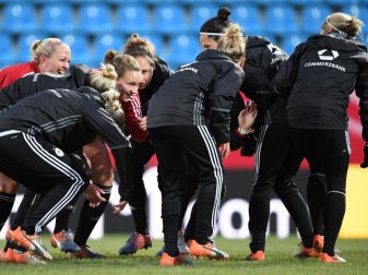 Eine Prämie füt die Nationalspielerinnen gibt es erst vom Einzug ins Halbfinale an. Foto: Hendrik Schmidt Eine Prämie füt die Nationalspielerinnen gibt es erst vom Einzug ins Halbfinale an. Foto: Hendrik Schmidt