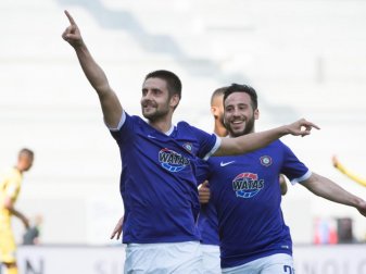 Aue verlängerte den Vertrag von Dimitrij Nazarov (l). Foto: Sebastian Kahnert