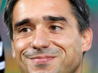 Oscar Corrochano ist neuer Trainer in Lotte Oscar Corrochano ist neuer Trainer in Lotte