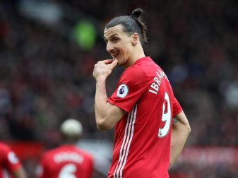 Manchester United hält die Tür für Zlatan Ibrahimovic weiter offen. Foto: Martin Rickett Manchester United hält die Tür für Zlatan Ibrahimovic weiter offen. Foto: Martin Rickett