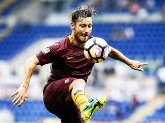 Francesco Totti will auch nach dem Ende seiner aktiven Fußballer-Karriere dem AS Rom treu bleiben. Foto: Angelo Carconi Francesco Totti will auch nach dem Ende seiner aktiven Fußballer-Karriere dem AS Rom treu bleiben. Foto: Angelo Carconi