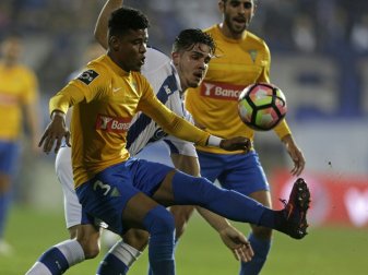 Stuttgart holt Ailton (l.) von Estoril Praia Stuttgart holt Ailton (l.) von Estoril Praia