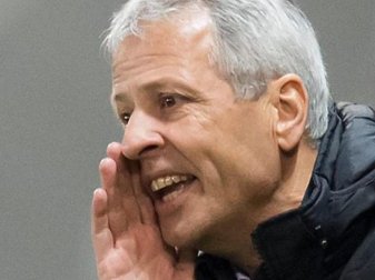 Lucien Favre trifft mit Nizza in einem Testspiel auf seinen Ex-Club Mönchengladbach. Foto: Jean-Christophe Bott Lucien Favre trifft mit Nizza in einem Testspiel auf seinen Ex-Club Mönchengladbach. Foto: Jean-Christophe Bott