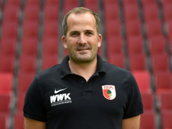 Geht in seine zweite Saison beim FCA: Coach Manuel Baum Geht in seine zweite Saison beim FCA: Coach Manuel Baum