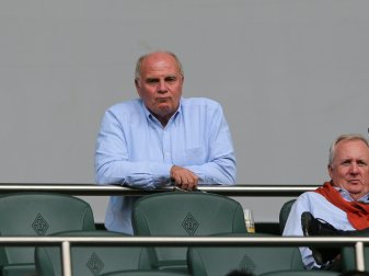 Hoeneß will bald neuen Bayern-Sportdirektor präsentieren Hoeneß will bald neuen Bayern-Sportdirektor präsentieren