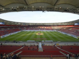 Kärcher engagiert sich weiter beim VfB Stuttgart Kärcher engagiert sich weiter beim VfB Stuttgart