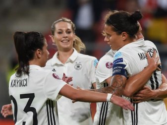 Deutschland bezwang Russland im letzten Gruppenspiel mit 2:0. Foto: Carmen Jaspersen Deutschland bezwang Russland im letzten Gruppenspiel mit 2:0. Foto: Carmen Jaspersen