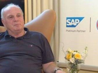 Uli Hoeneß wehrt sich gegen den Transfer-Wahnsinn Uli Hoeneß wehrt sich gegen den Transfer-Wahnsinn