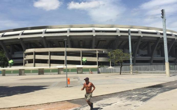 Das Maracanã wurde es monatelang nur noch notdürftig unterhalten. Foto: Georg Ismar