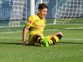 Emre Mor wurde wegen Oberschenkelproblemen im Hotel behandelt. Foto: Guido Kirchner Emre Mor wurde wegen Oberschenkelproblemen im Hotel behandelt. Foto: Guido Kirchner