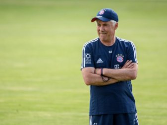 Nach der strapaziösen Asienreise gönnt Trainer Carlo Ancelotti den Münchner Spielern zwei trainingsfreie Tage. Foto: Matthias Balk Nach der strapaziösen Asienreise gönnt Trainer Carlo Ancelotti den Münchner Spielern zwei trainingsfreie Tage. Foto: Matthias Balk