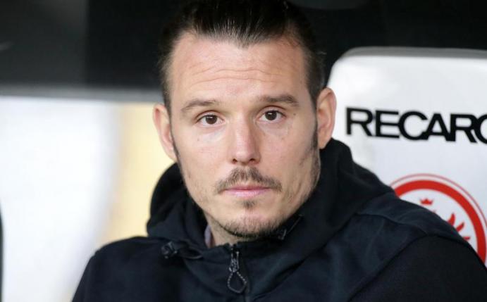 Der verletzte Frankfurter Alexander Meier soll auch abseits des Platzes als Führungsspieler glänzen. Foto: Hasan Bratic