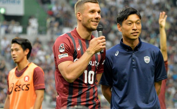 Podolski erzielte bei seinem Debüt für Kobe zwei Tore