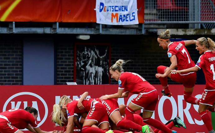 Frauen-EM: Dänemark schlägt Deutschland mit 2:1