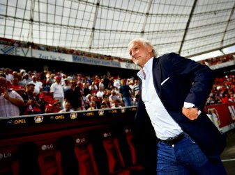 Rudi Völler erwartet den FC Bayern und den BVB vorne Rudi Völler erwartet den FC Bayern und den BVB vorne