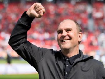 Steht potentiellen Geldgebern offen gegenüber: FC-Sportdirektor Jörg Schmadtke. Foto: Marius Becker Steht potentiellen Geldgebern offen gegenüber: FC-Sportdirektor Jörg Schmadtke. Foto: Marius Becker