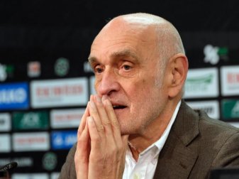 Mächtiger Mann bei Hannover 96: Präsident Martin Kind. Foto: Peter Steffen Mächtiger Mann bei Hannover 96: Präsident Martin Kind. Foto: Peter Steffen