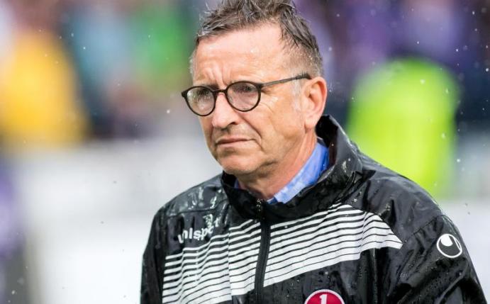 Muss mit den Roten Teufeln gegen seinen Ex-Club Darmstadt ran: FCK-Trainer Norbert Meier. Foto: Thomas Eisenhuth