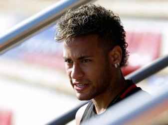 Neymar stürmt nun für Paris Saint-Germain. Foto: Manu Fernandez Neymar stürmt nun für Paris Saint-Germain. Foto: Manu Fernandez
