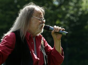 Zieht sich zurück: Kultsänger Dete Kuhlmann Zieht sich zurück: Kultsänger Dete Kuhlmann