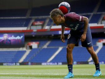 Zunächst nur für die Galerie am Ball: Neymar Zunächst nur für die Galerie am Ball: Neymar