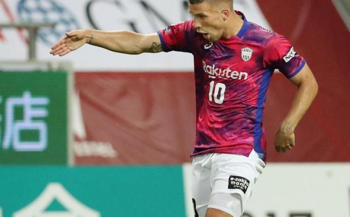 Lukas Podolski im Trikot von Vissel Kobe. Foto: kyodo
