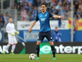 Zeigt die Richtung an: Hübner bleibt bis 2021 Zeigt die Richtung an: Hübner bleibt bis 2021