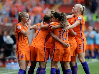 Die Oranje-Frauen jubeln vor heimischer Kulisse Die Oranje-Frauen jubeln vor heimischer Kulisse