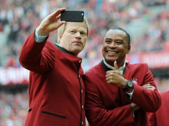 Sergio (r.) soll in seiner Heimat für Bundesliga werben Sergio (r.) soll in seiner Heimat für Bundesliga werben